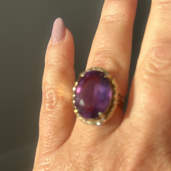 Amethyst ring around 8 carats in gold settings - Picture 6 of 6